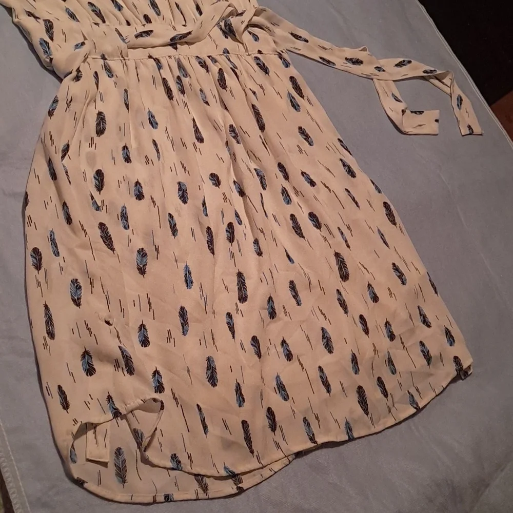 Dress - Picture 3 of 4